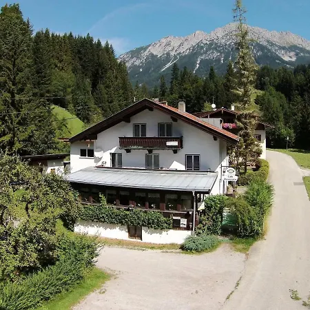 Apartment In Scheffau Near Ski Slopes Apartamento *